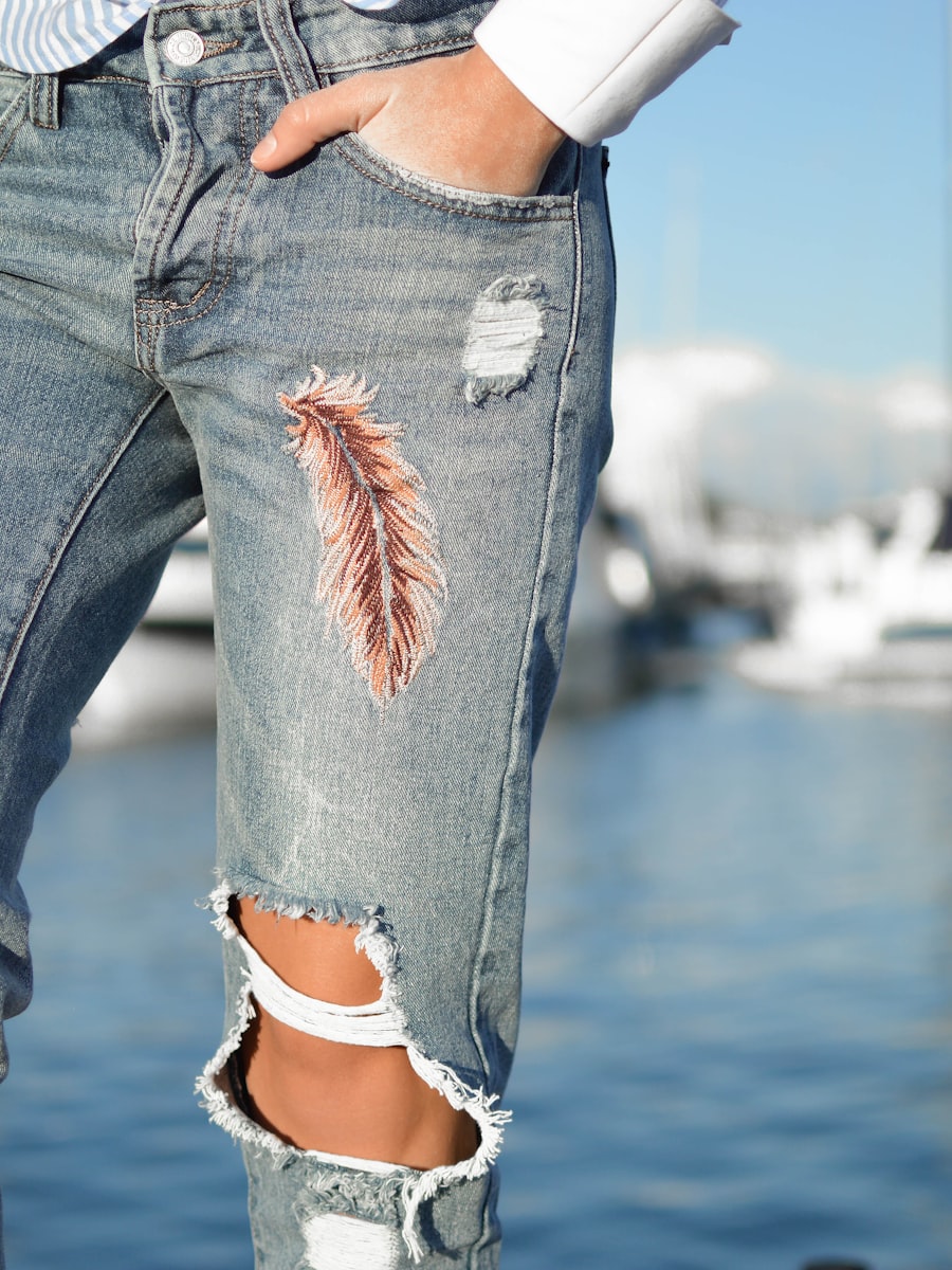 Distressed skinny